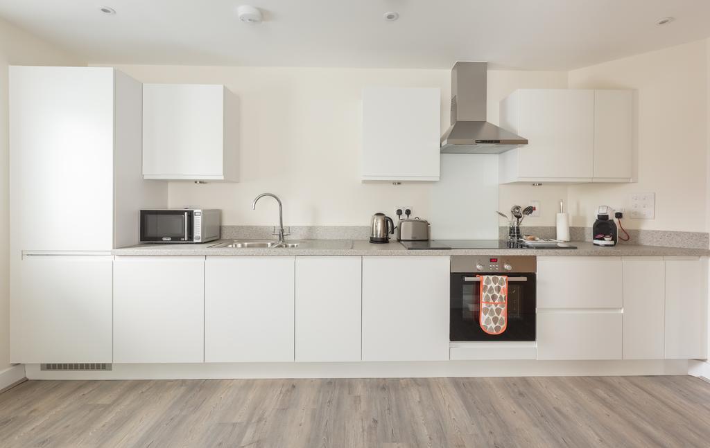 House Of Fisher- Solstice House Apartments Farnborough  Exteriör bild